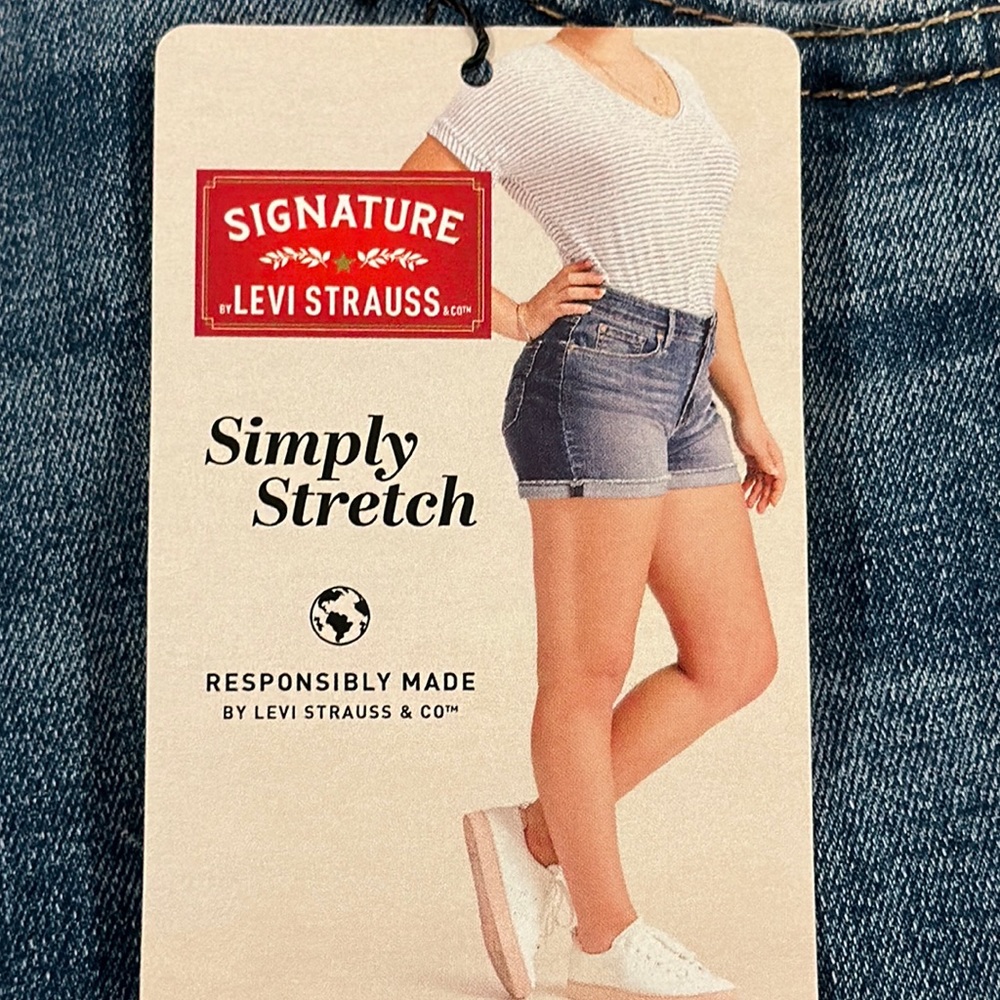 Brand new Signature by Levi Strauss Jeans high rise short
